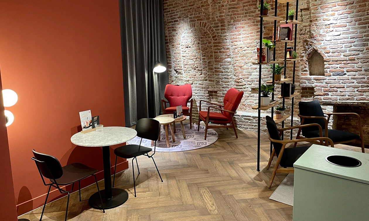 Douwe Egberts Café