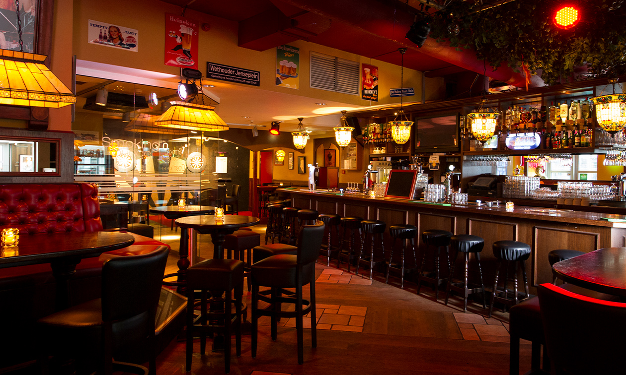Eetcafé De Halve Maan