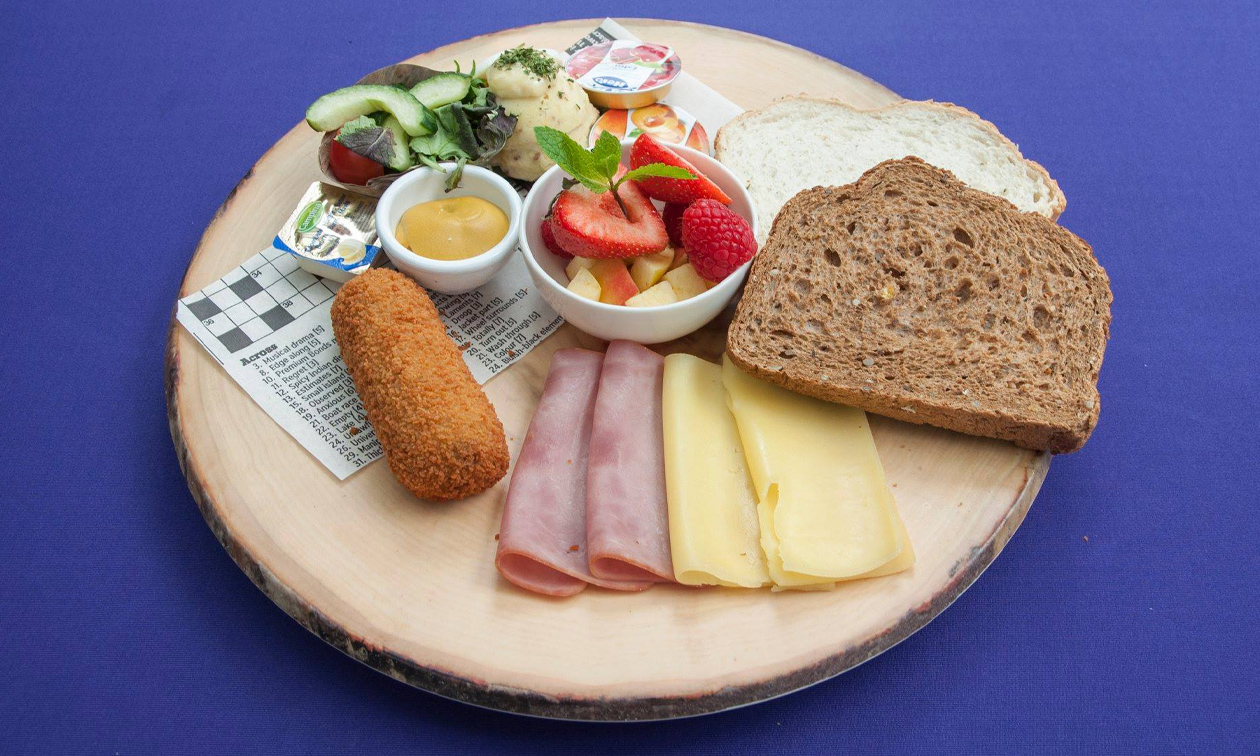Eetcafé De Halve Maan