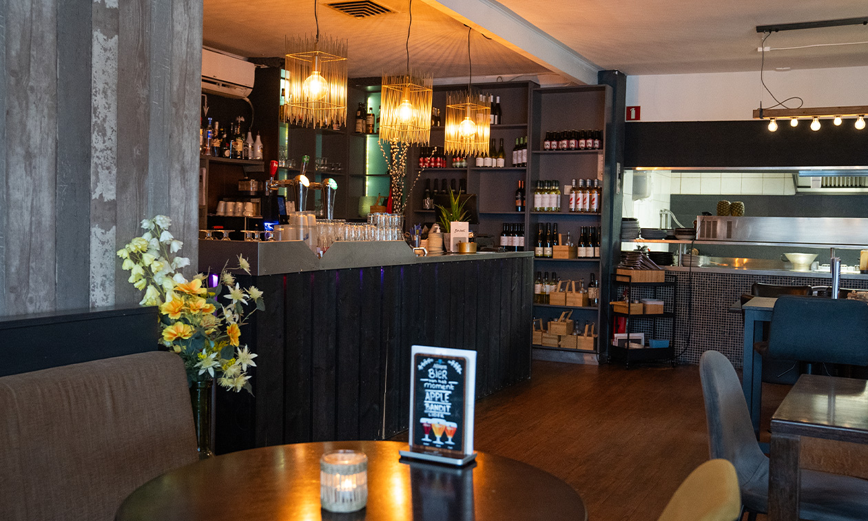 Emiclaer's Bistro 'n Lounge