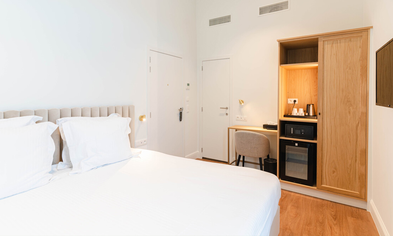 Golden Tree Hotel