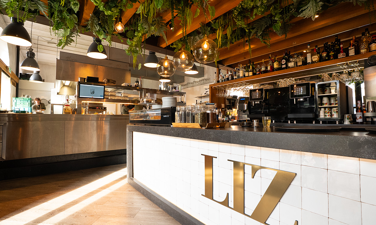 LIZ Restobar