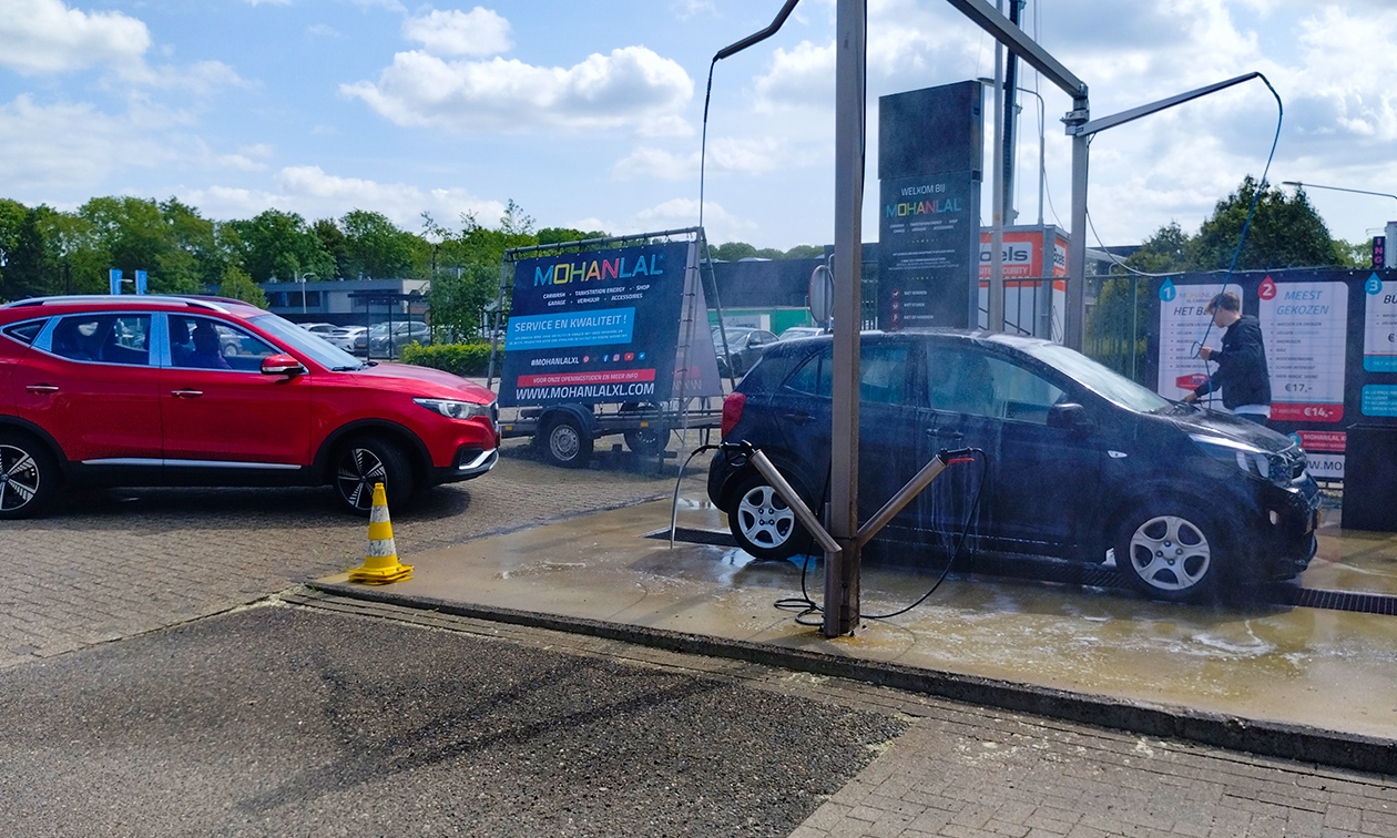MOHANLAL XL Tankstation Carwash Sliedrecht