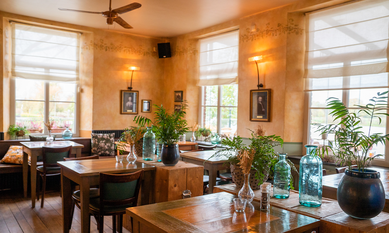 Veerhuys Tante Jet aan de Maas