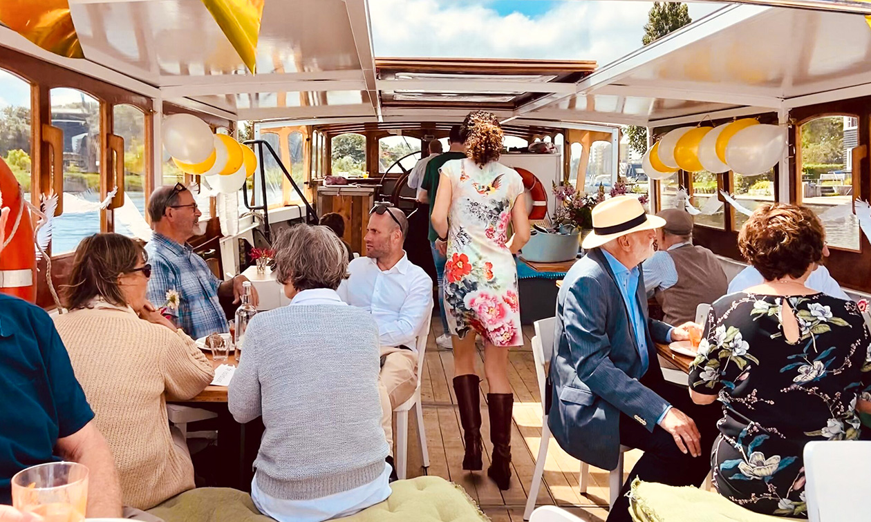 Volkslust Salonboot Lola