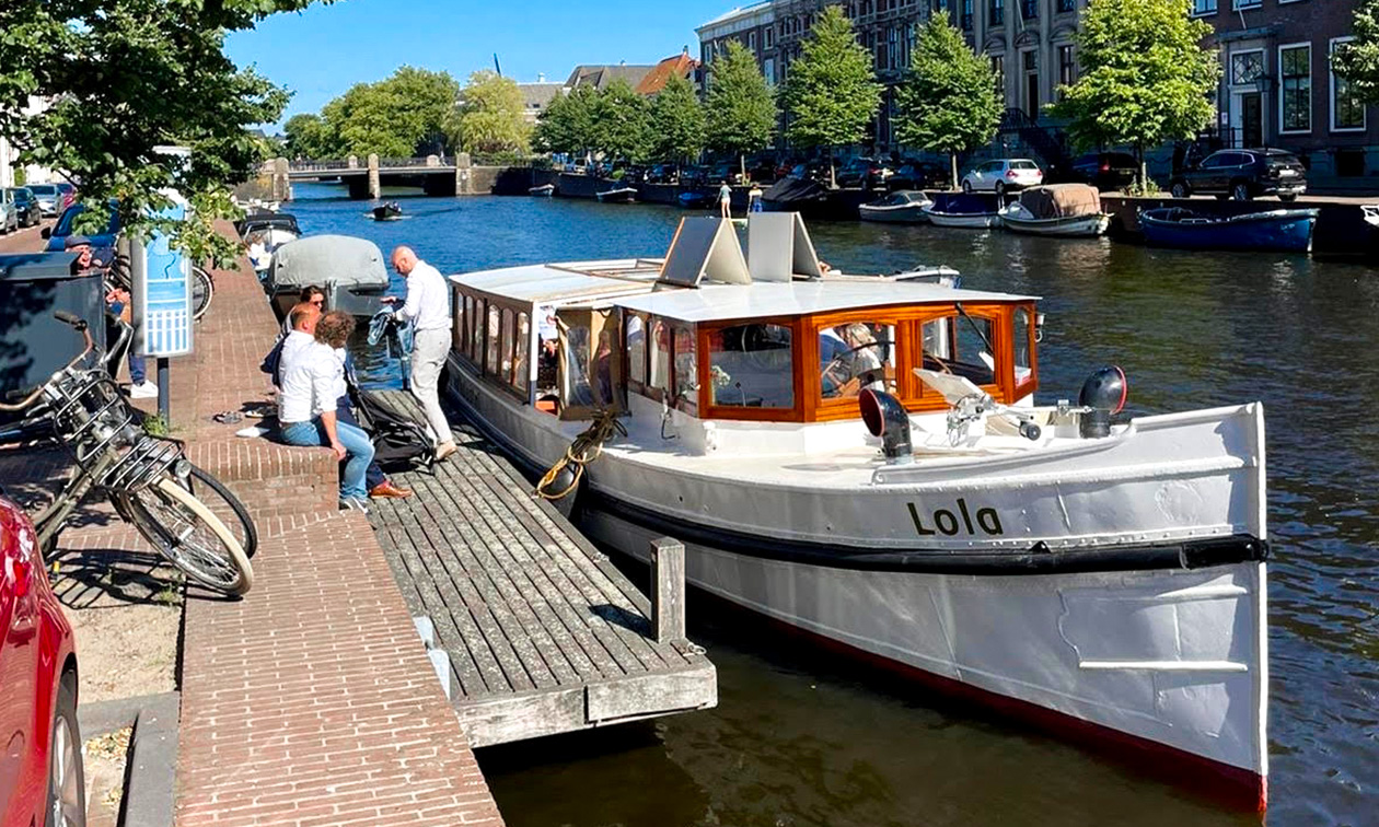 Volkslust Salonboot Lola