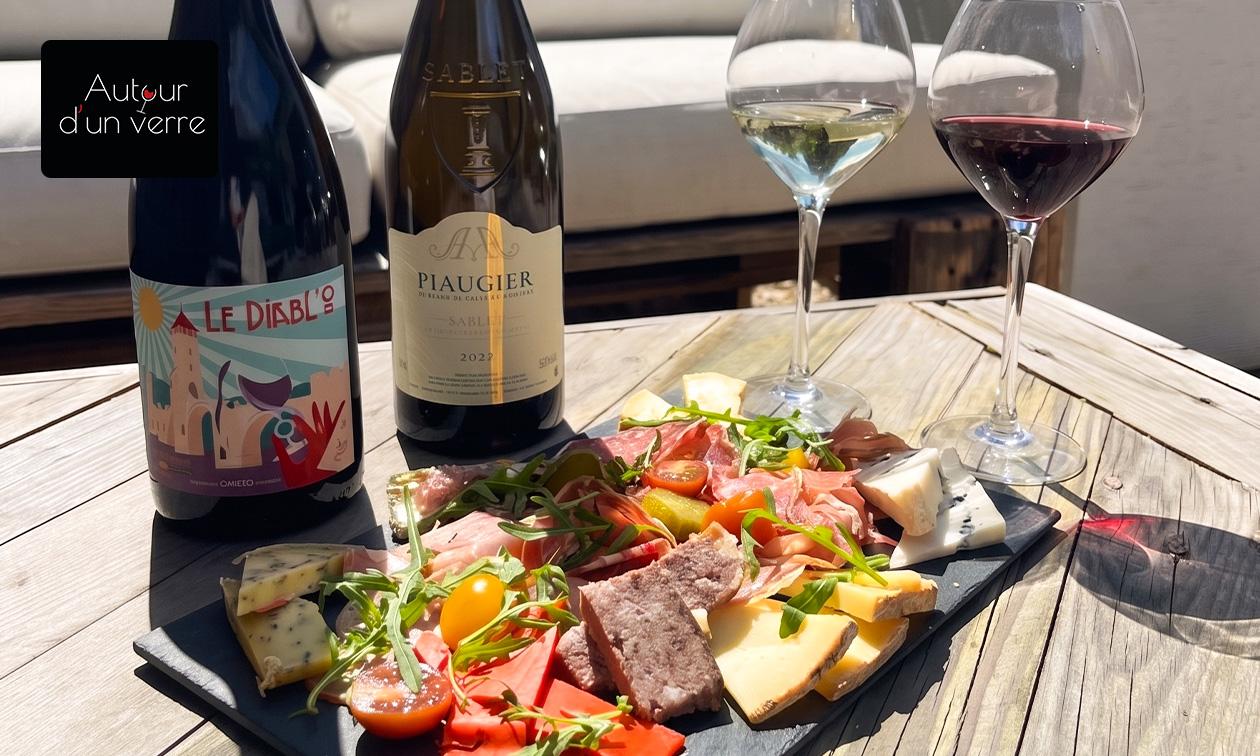Planche de dégustation pour 2 + 2 verres de vin
