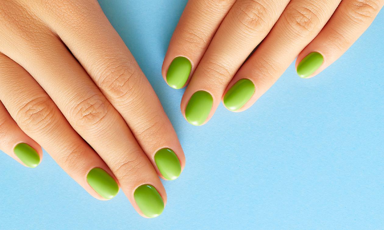 Manicurebehandeling + evt. gellak Manicurebehandeling + evt. gellak