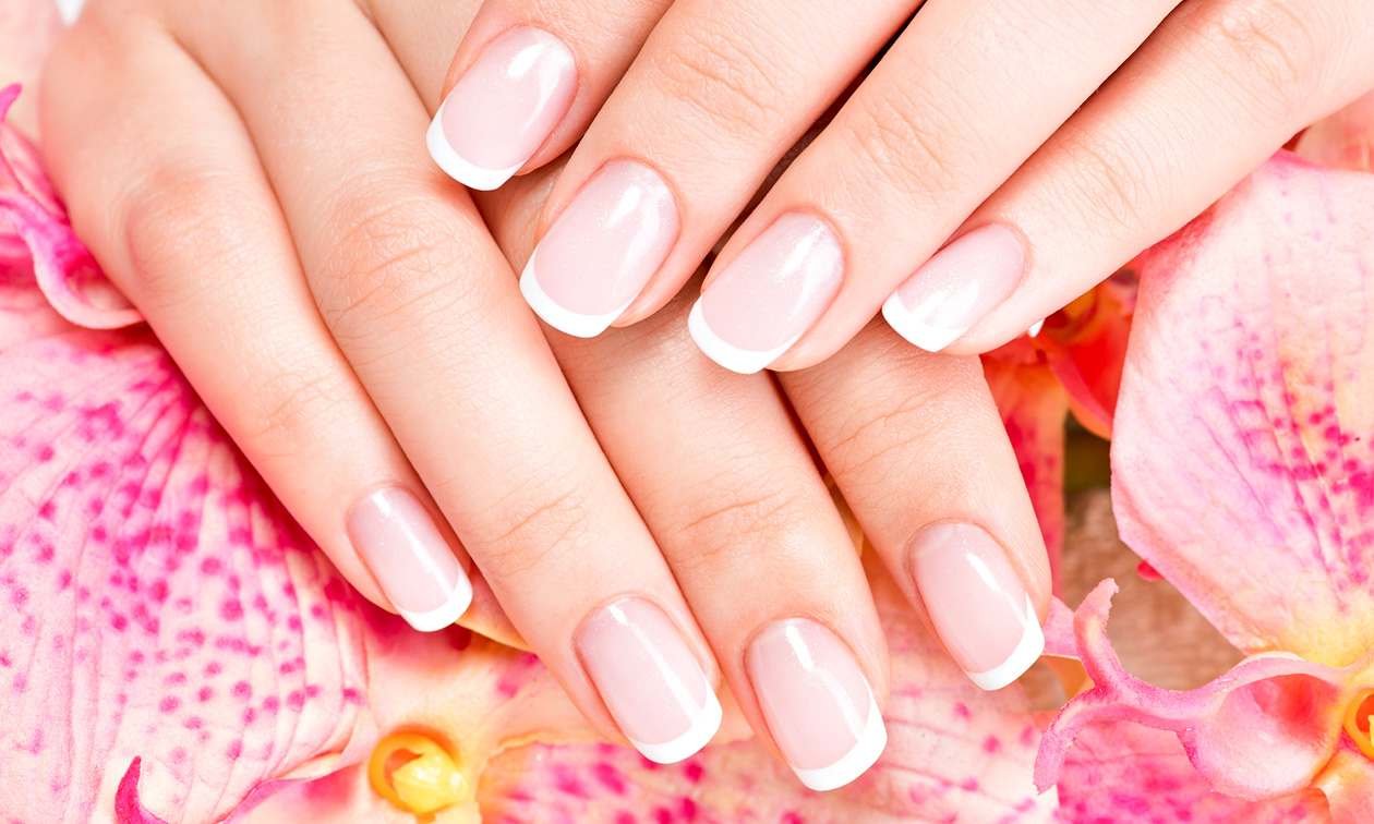 Manicurebehandeling (45 min) en/of gellak