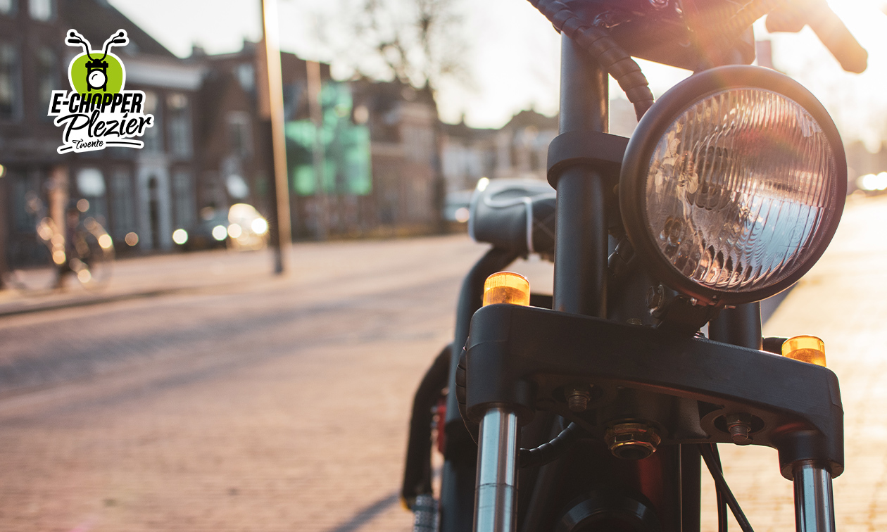 E-chopper verhuur incl. route en helm (2 of 3 uur)