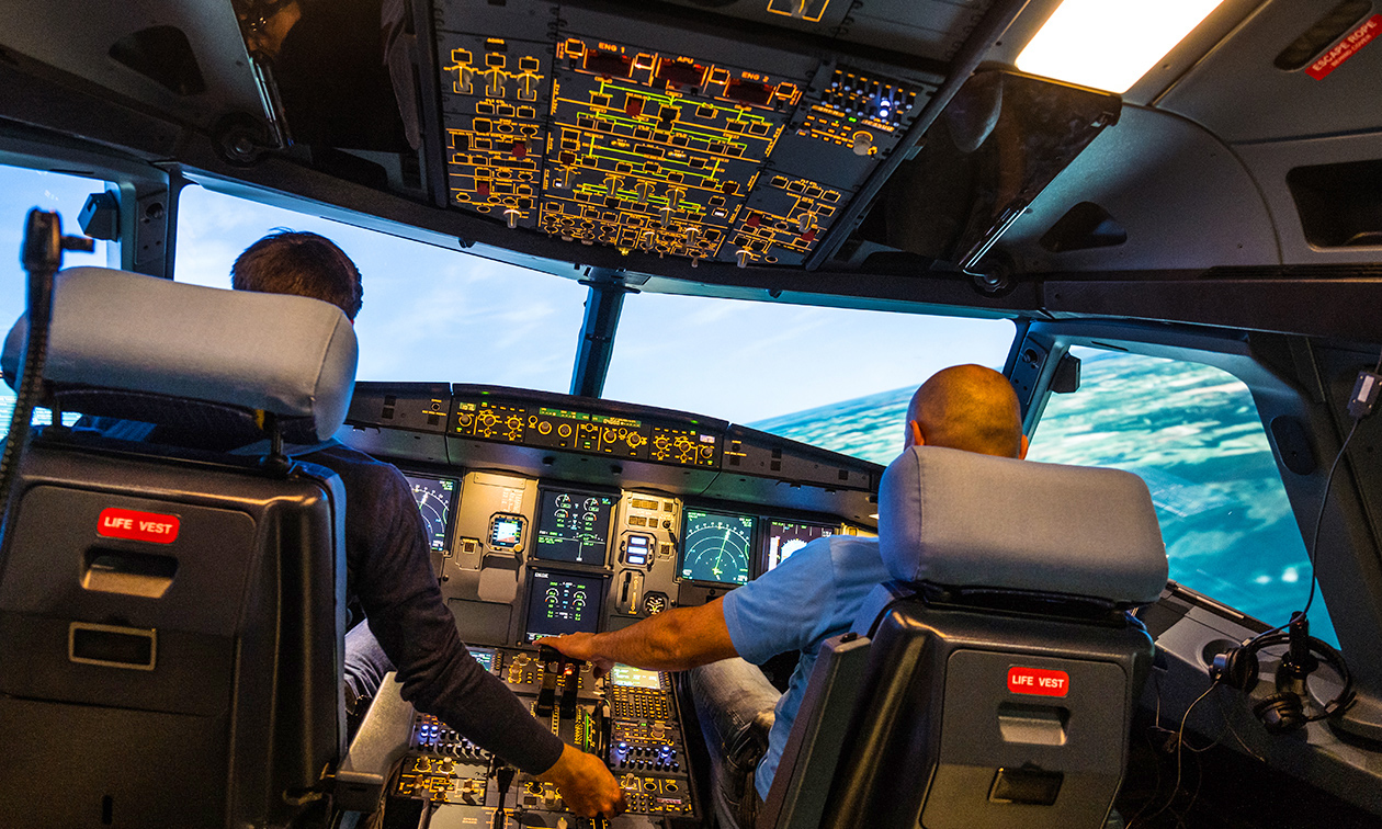 Vliegen in een vluchtsimulator