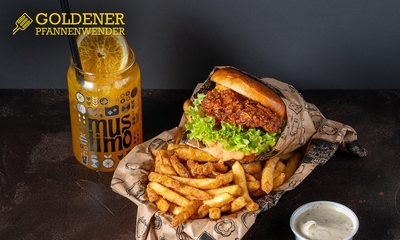 Burger-Menü inkl. Pommes + Dip + Softgetränk nach Wahl im Herzen von Krefeld
