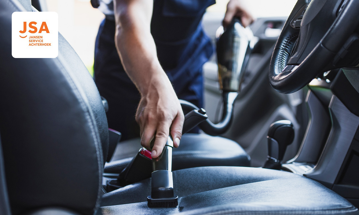 Interieurreiniging voor een personenauto