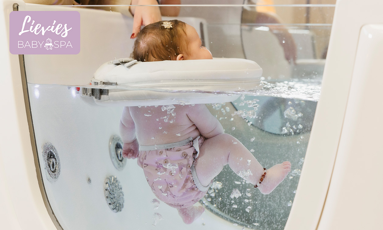 (Duo)babyfloaten + evt. massage (30 of 60 min)