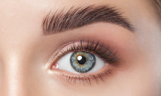 Wimperlift of wenkbrauwen epileren