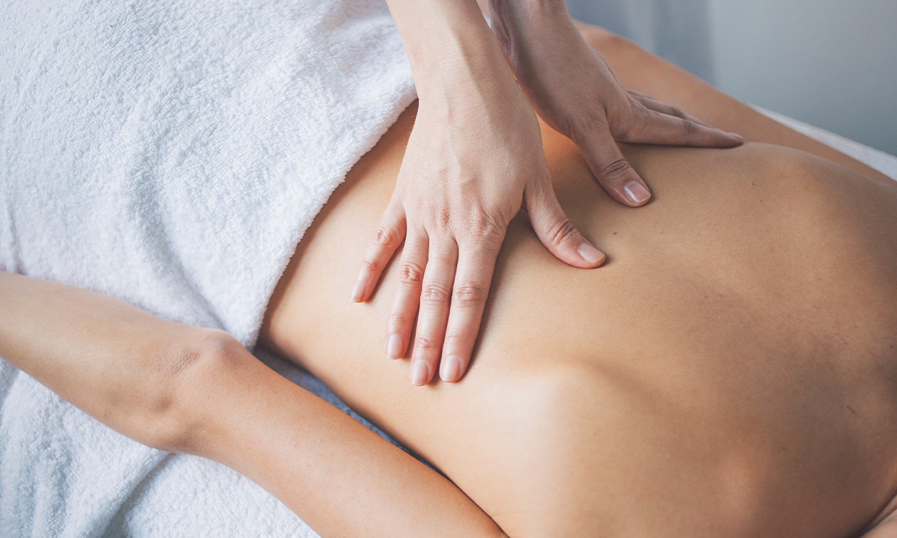 Rugbehandeling + massage (45 min) Rugbehandeling + massage (45 min)