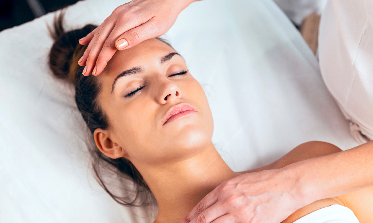 Holistische behandeling naar keuze (30 of 60 min) Holistische behandeling naar keuze (30 of 60 min)