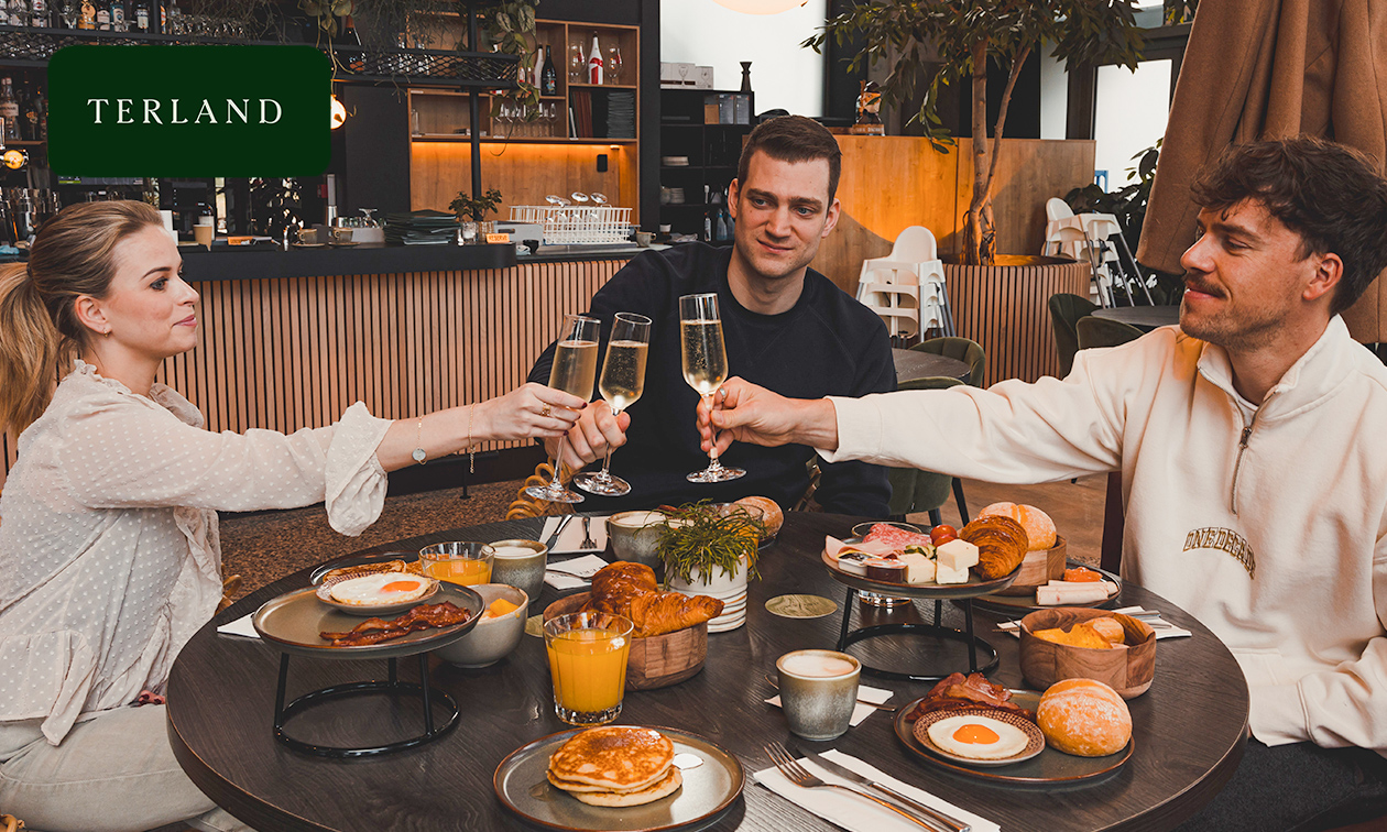 Uitgebreid ontbijtbuffet + glas bubbels bij Terland