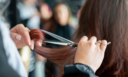 Klip og farve hos Ullas Frisør Salon